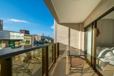 Uma varanda ou terraço em Apartamento com duas suítes no centro de Bombinhas