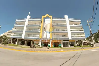 O edifício onde o apartamento está situado