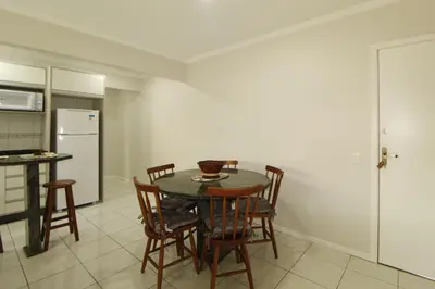 A cozinha ou kitchenette de 1012 Apto no centro Praia de Bombinhas