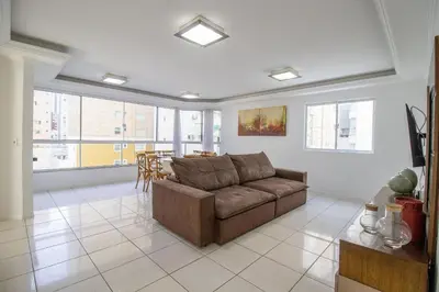 Uma área de estar em WAL51 - Churrasq, Quadra Mar, 3 Dorm, Climatizado