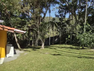 A planta de Casa em meio a natureza e próxima a praia