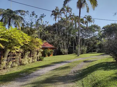 A planta de Casa em meio a natureza e próxima a praia