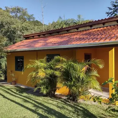 Casa em meio a natureza e próxima a praia