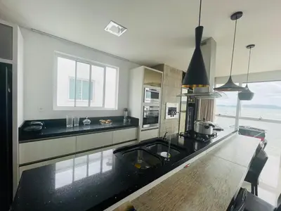 A cozinha ou kitchenette de Cobertura Infinity Blue - Itapema/SC
