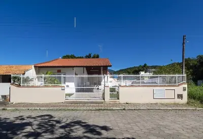 A planta de CASA JACUÍ A 350 METROS DA PRAIA