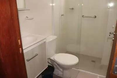 Uma casa de banho em Enseada de Zimbros Residencial