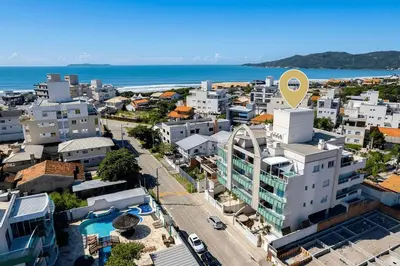 A planta de Confortável Apto para Famílias Pertinho da Praia