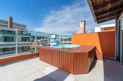 Uma varanda ou terraço em Espaçosa Cobertura Duplex com Piscina Privativa