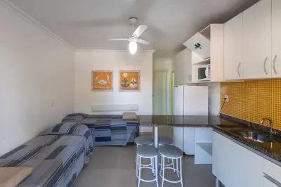 A cozinha ou kitchenette de Bombinhas Tourist Apart