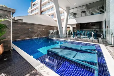 A piscina em ou perto de Mario Guilherme - Apto - 303 - Lindo apartamento condomínio de alto padrão com piscina e academia.