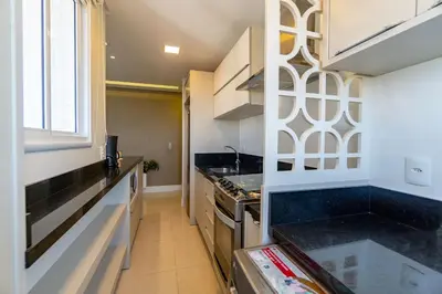 A cozinha ou kitchenette de Varandas do Atlântico - Fabuloso Apartamento com Vista Mar