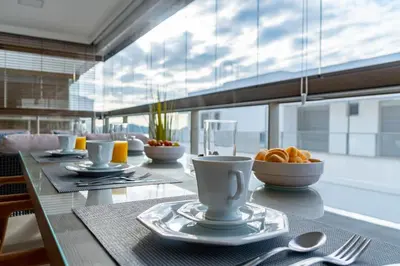 A planta de Luxuoso Apartamento em Condomínio com Piscina