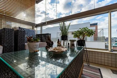 A planta de Luxuoso Apartamento em Condomínio com Piscina