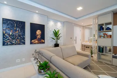 A planta de Luxuoso Apartamento em Condomínio com Piscina