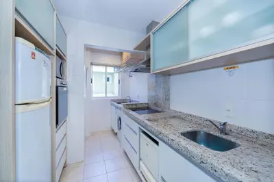 A cozinha ou kitchenette de Porto Canoas 203 - Apto 2 quartos a 150 metros da Praia de Bombas