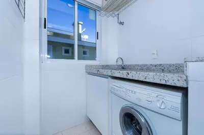 A planta de Porto Canoas 203 - Apto 2 quartos a 150 metros da Praia de Bombas