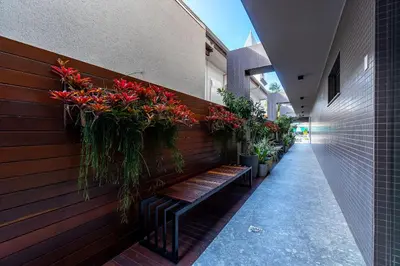 A planta de Aion 102 - Apto mono ambiente - 50 metros do mar!