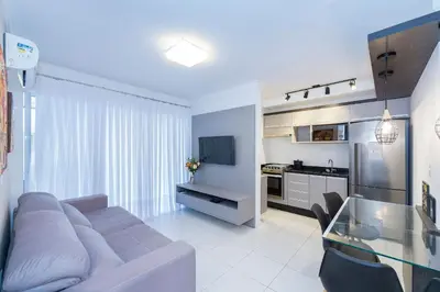 A planta de Cardeal 206B - Apartamento 2 quartos - 350 metros da Praia de Bombas!