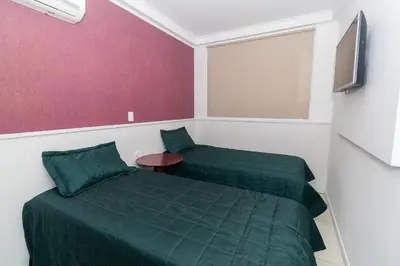 A planta de Cardeal 206B - Apartamento 2 quartos - 350 metros da Praia de Bombas!