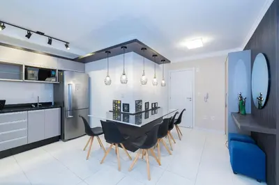 A planta de Cardeal 206B - Apartamento 2 quartos - 350 metros da Praia de Bombas!
