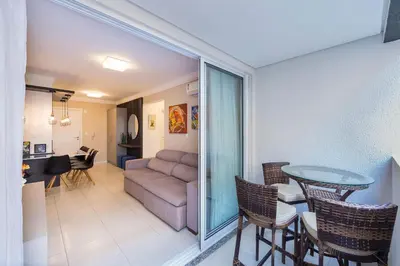 A planta de Cardeal 206B - Apartamento 2 quartos - 350 metros da Praia de Bombas!