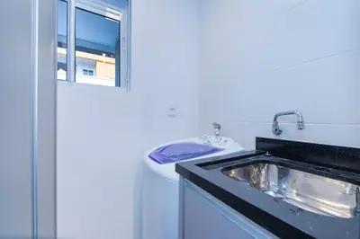 A planta de Cardeal 206B - Apartamento 2 quartos - 350 metros da Praia de Bombas!