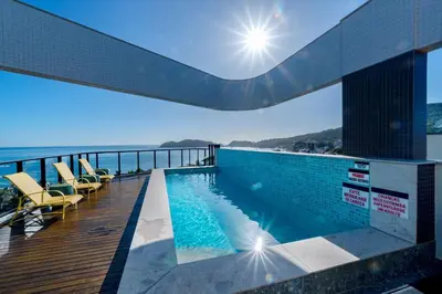 A piscina em ou perto de Aion 103 - Apto mono ambiente - 50 metros do mar!
