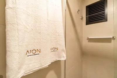A planta de Aion 305 - Duplex compacto de luxo - 50 metros do mar!
