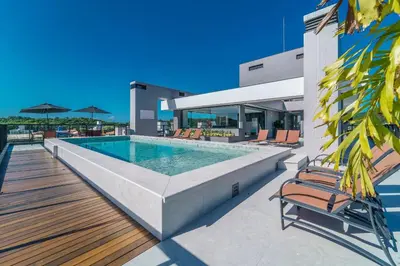A piscina em ou perto de Adra 301 - Apartamento com 3 quartos - Centro de Bombinhas