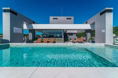 A piscina em ou perto de Adra 301 - Apartamento com 3 quartos - Centro de Bombinhas