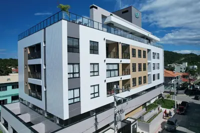 O edifício onde o apartamento está situado