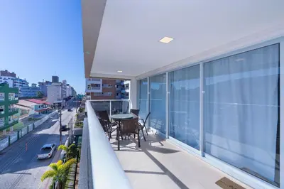 Uma varanda ou terraço em Terrazzo 401A - Apto 2 quartos em condomínio de luxo à 300 metros da Praia de Bombas