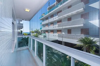 A planta de Varandas do Atlântico 206B – Frente Mar em Bombas