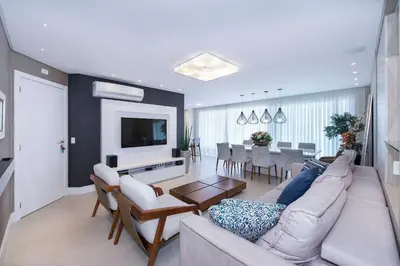 Uma televisão e/ou sistema de entretenimento em Apartamento 306B – Edifício Boulevard em Bombinhas