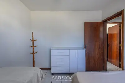 Uma cama ou camas num quarto em Apto 2Q 180m da praia com Garagem ERU032