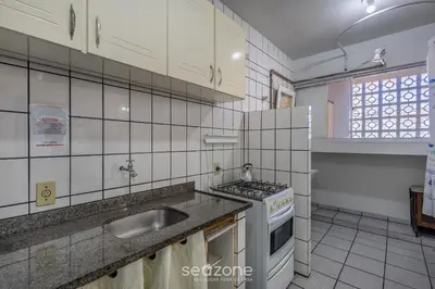 A cozinha ou kitchenette de Apto 2Q 180m da praia com Garagem ERU032