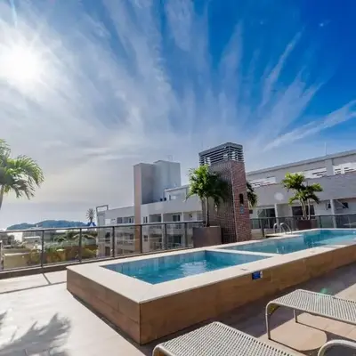 Porto Madero - Apartamento em Condo com Piscina