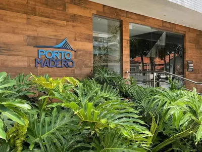 O edifício onde o apartamento está situado