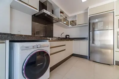 A cozinha ou kitchenette de Cobertura Espetacular com Jacuzzi Privativa em Condo de Luxo