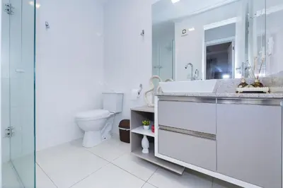 Uma casa de banho em Palazzo Toscano 201 - Apto 3 quartos à 100 metros da praia de Bombas
