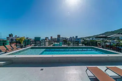 A piscina em ou perto de Adra 106 - 3 Quartos - 2 Vagas de Garagem | Centro de Bombinhas