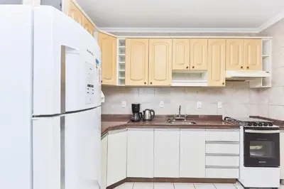 A planta de 950 Apartamento em Bombinhas com 3 dormitórios. VISTA PARA O MAR