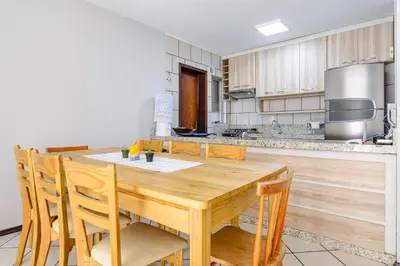 A cozinha ou kitchenette de Apto c/ varanda a 250m da praia de Mariscal CIT0066