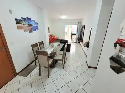 A cozinha ou kitchenette de Apartamento 200 metros da praia 03 quartos com ar condicionado - Meia Praia - Itapema