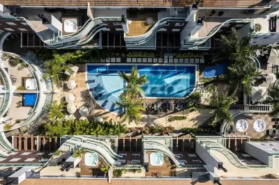 A piscina em ou perto de Boulevard 302 A - Excelente Cobertura em Condomínio de Alto Padrão.
