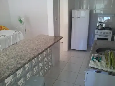 A cozinha ou kitchenette de Apartamento Bombas