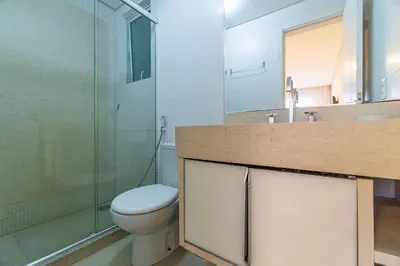 Uma casa de banho em Boulevard - Apartamento em Condominio com Piscina