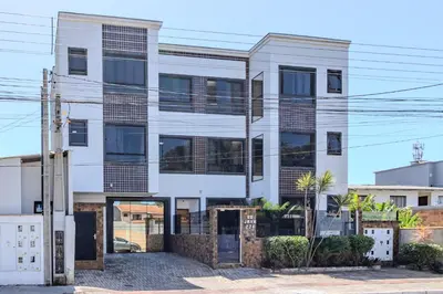 O edifício onde o apartamento está situado