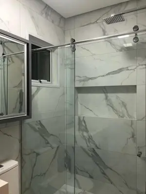 Uma casa de banho em Casa de Férias com Piscina em Bombinhas