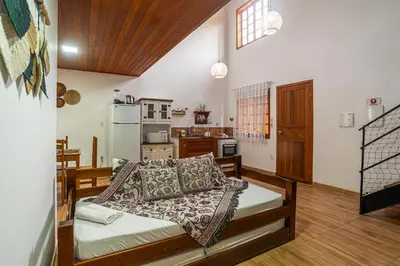 A cozinha ou kitchenette de BC Praia Estaleiro - 2 Vagas, Ar, Churras e Pet OK